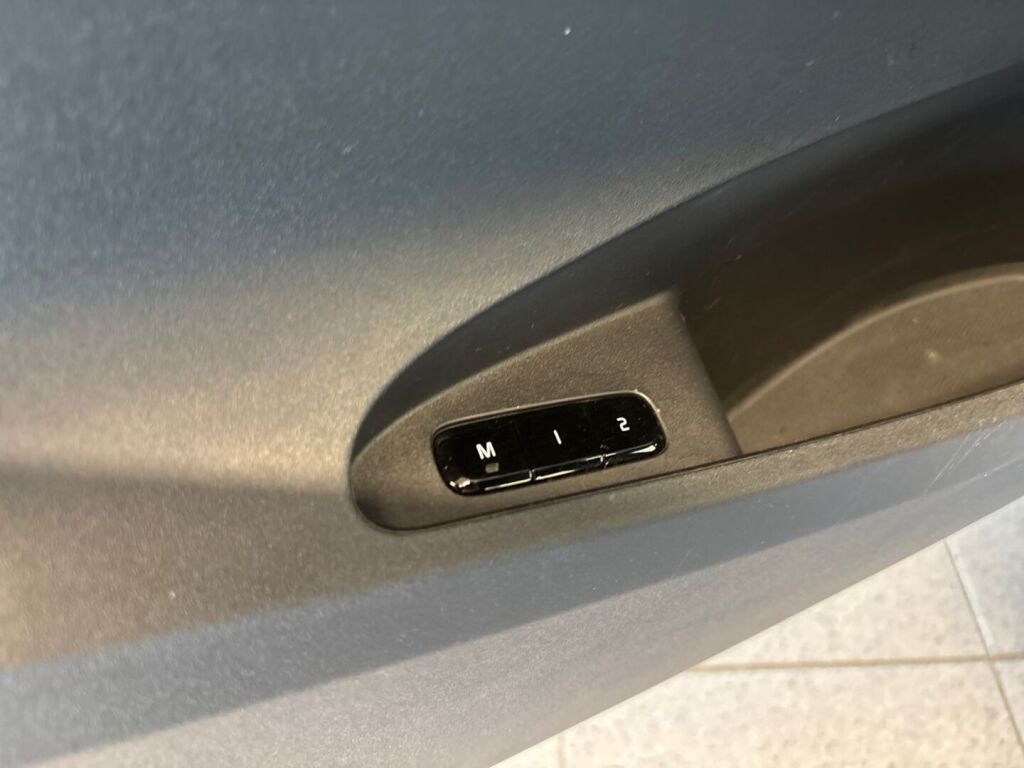 Polestar 2 2024 Harmaa
