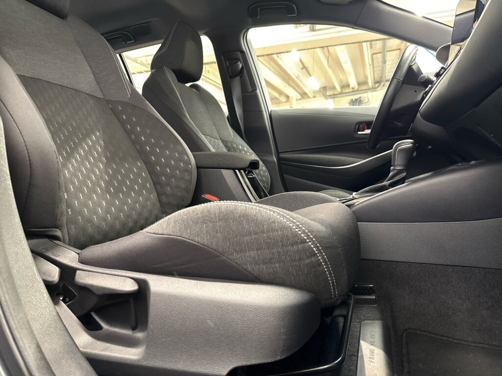 Toyota Corolla 2024 Harmaa