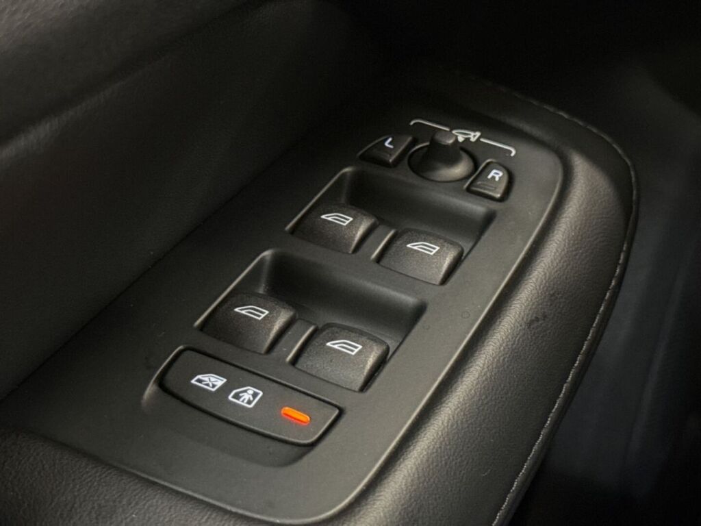 Volvo V60 2024 Harmaa