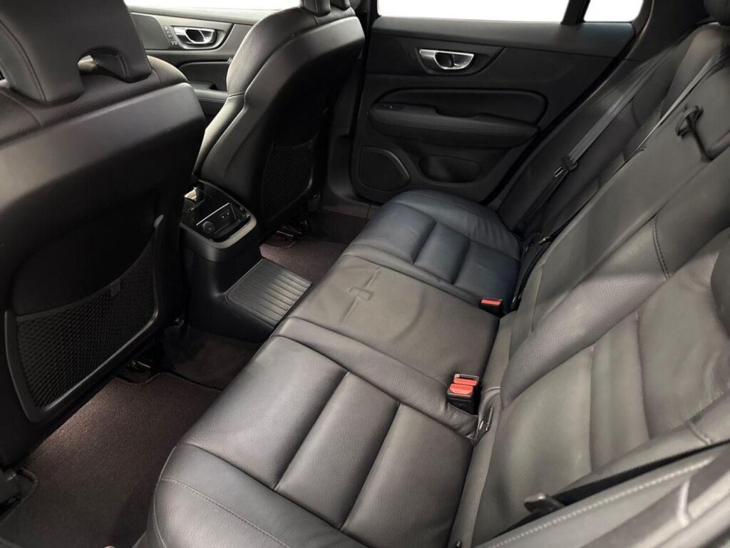 Volvo V60 2024 Harmaa