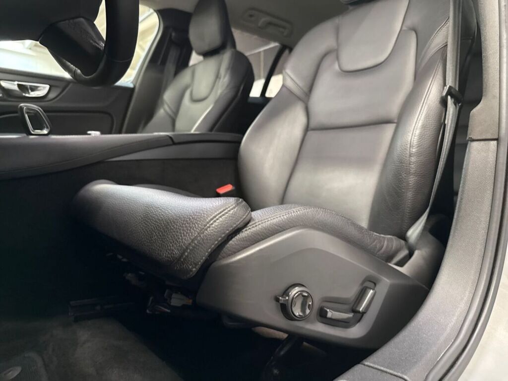 Volvo V60 2024 Harmaa