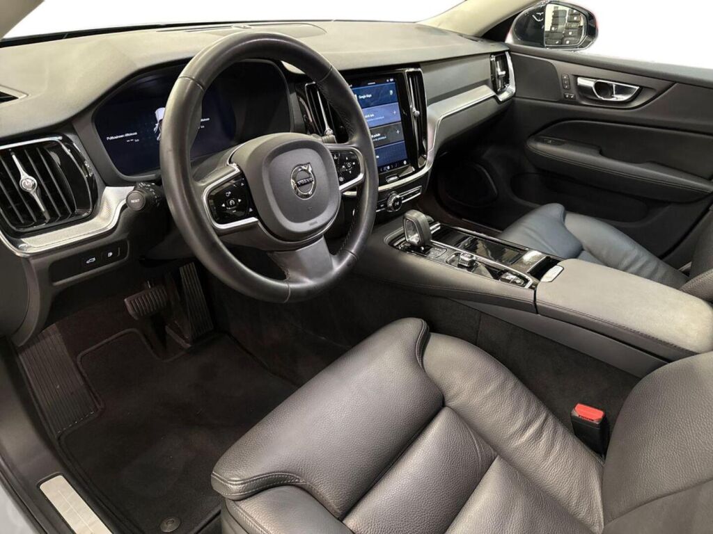 Volvo V60 2024 Harmaa