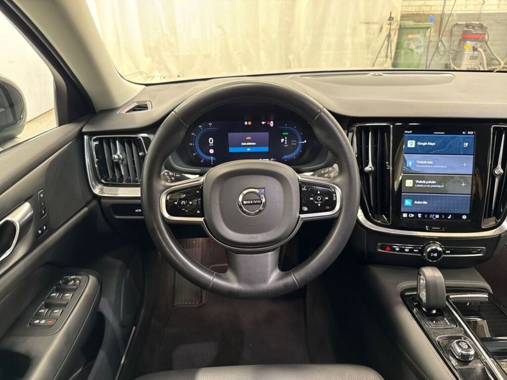 Volvo V60 2024 Harmaa