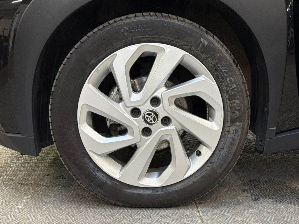 Toyota Aygo X 2024 Musta