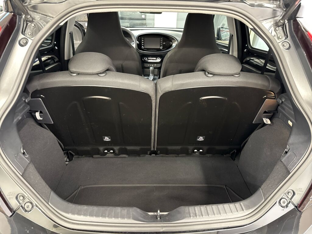 Toyota Aygo X 2024 Musta