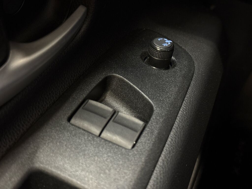 Toyota Aygo X 2024 Musta