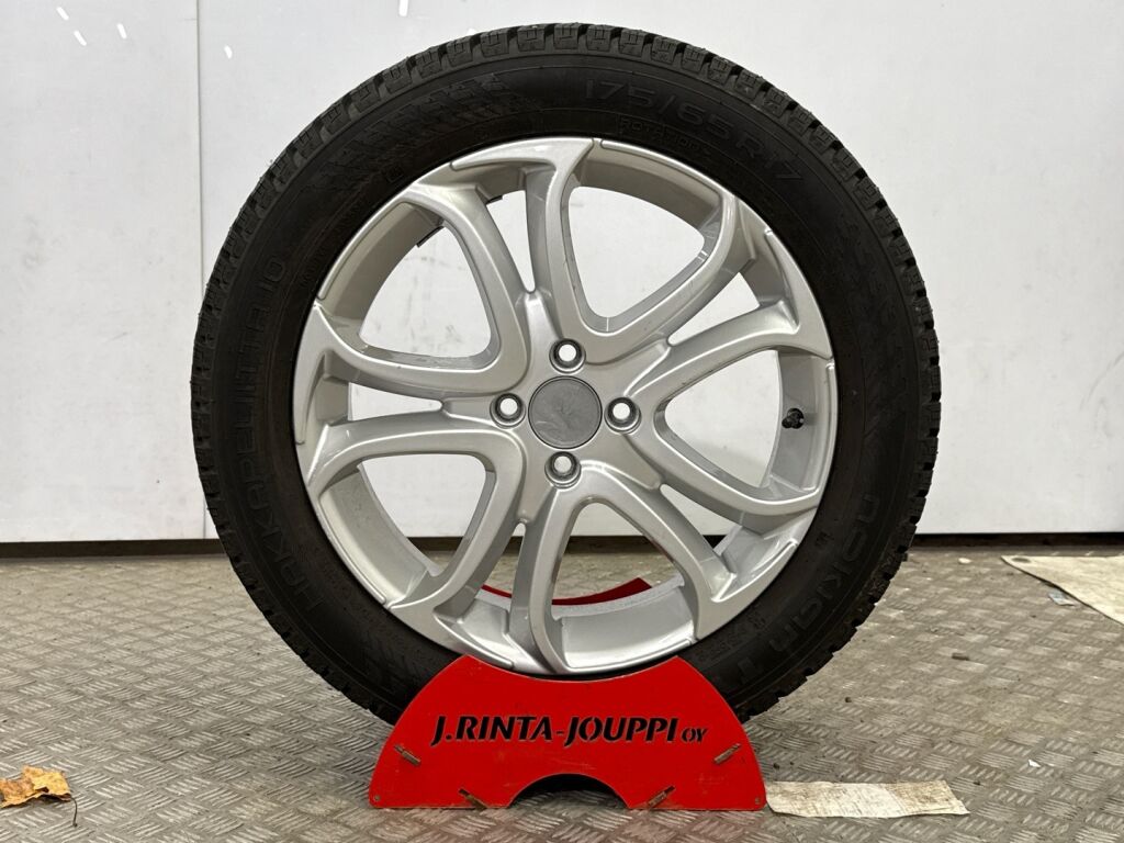 Toyota Aygo X 2024 Musta