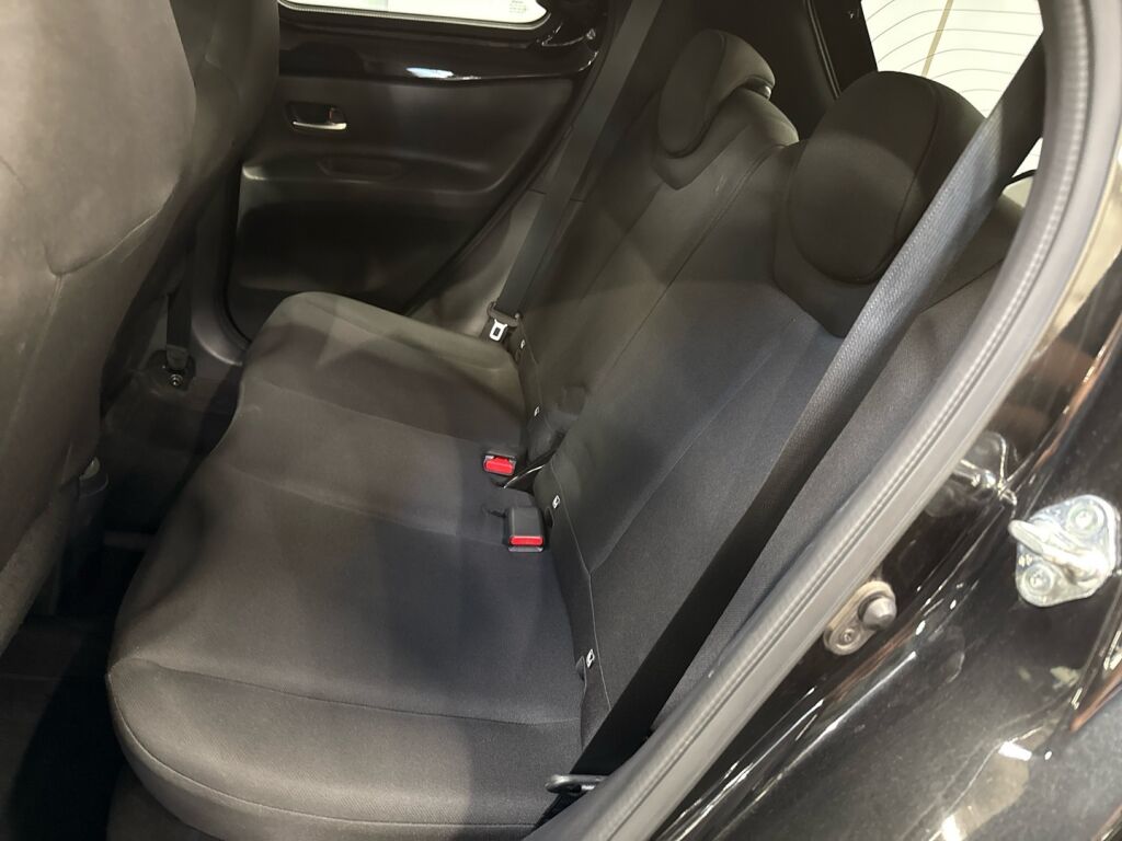 Toyota Aygo X 2024 Musta