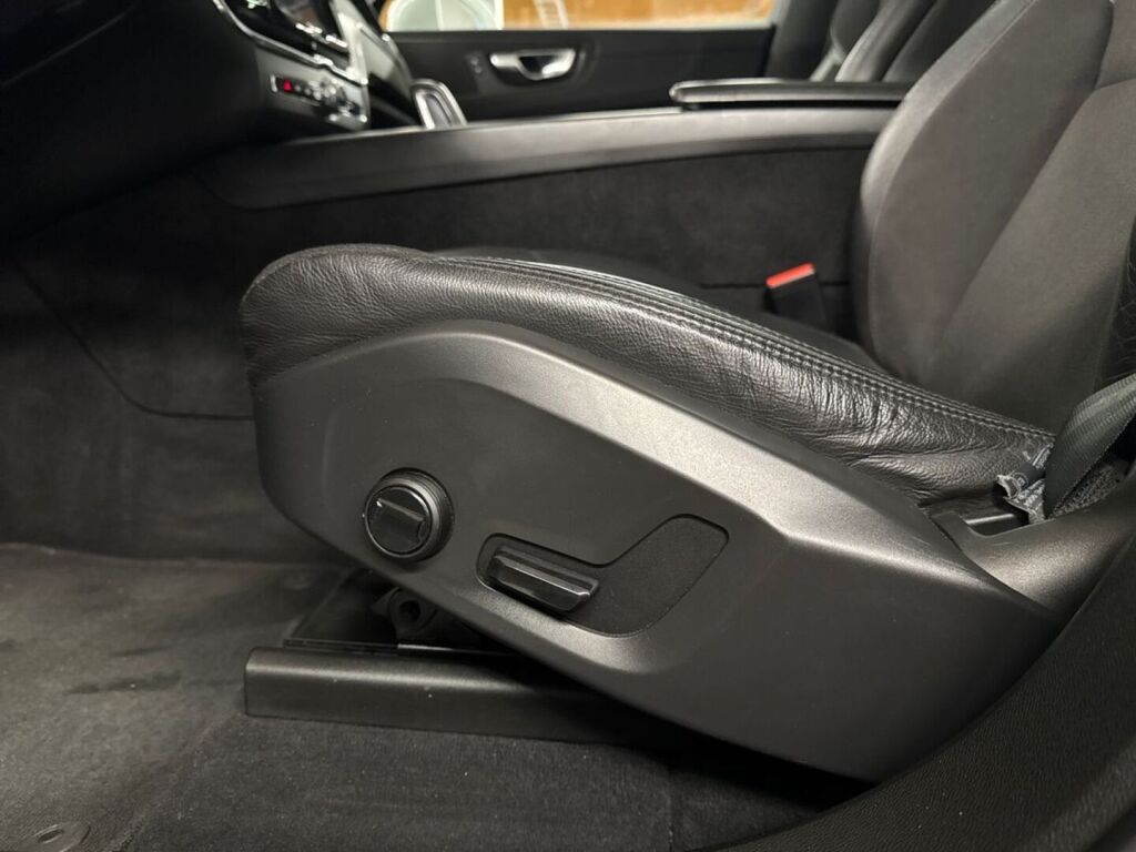 Volvo XC60 2020 Valkoinen