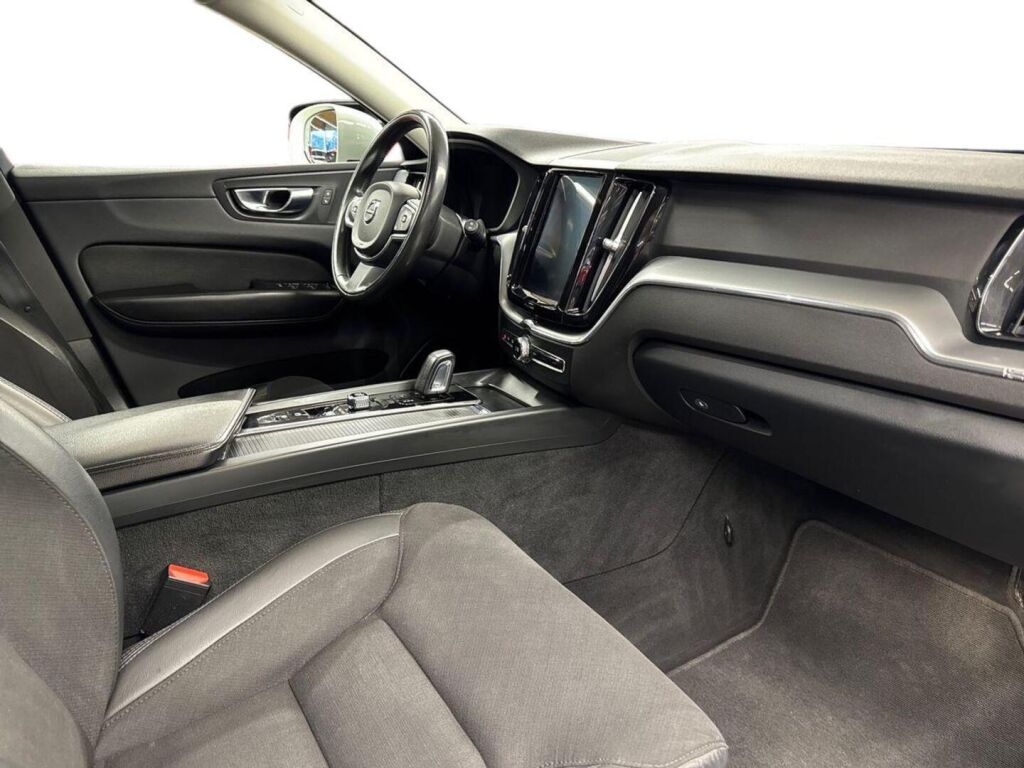 Volvo XC60 2020 Valkoinen