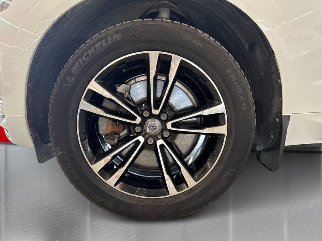 Volvo XC60 2020 Valkoinen