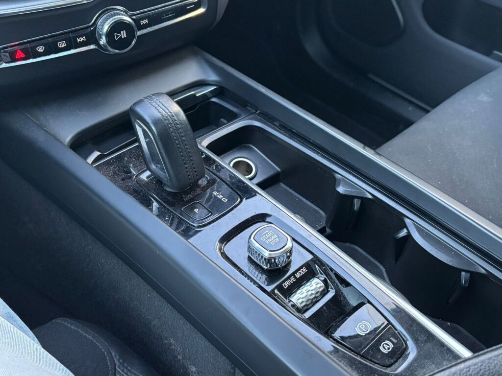 Volvo XC60 2020 Valkoinen