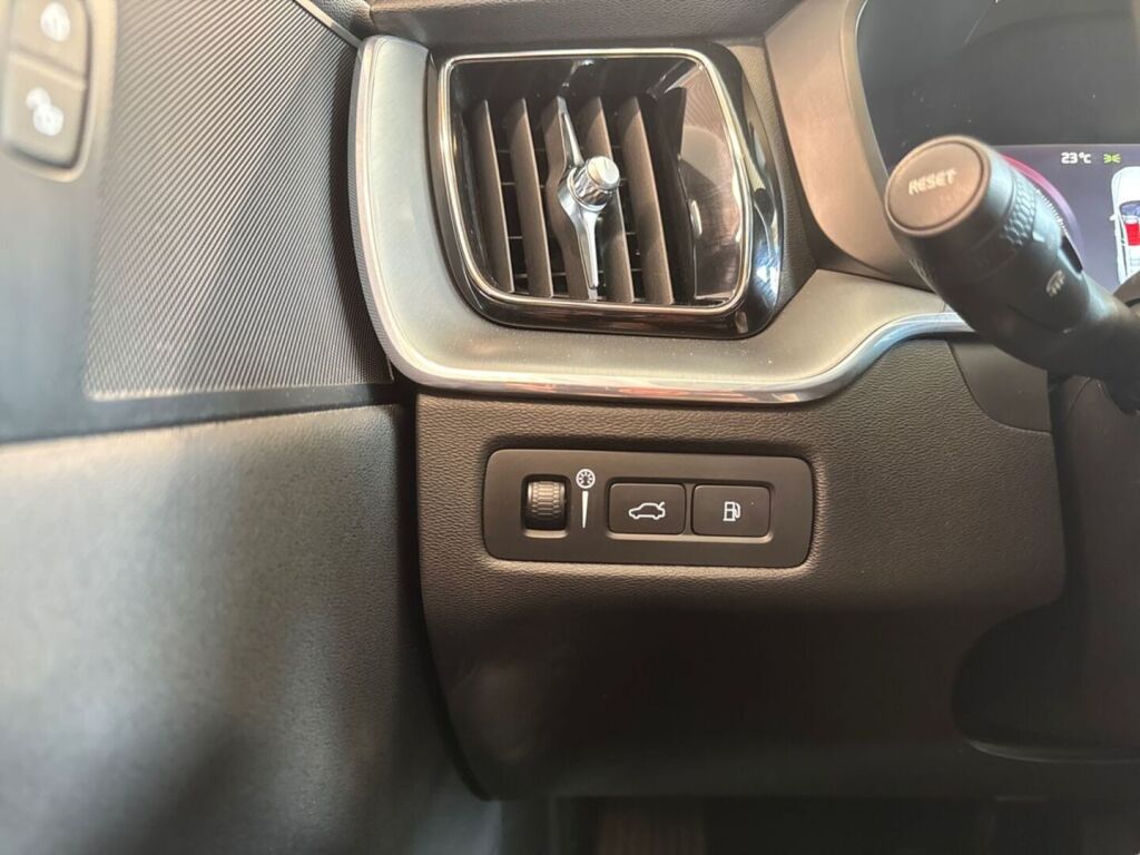 Volvo XC60 2020 Valkoinen