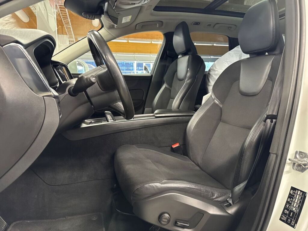 Volvo XC60 2020 Valkoinen