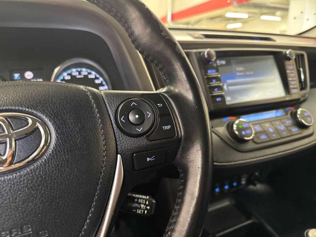 Toyota RAV4 2017 Ruskea (beige)