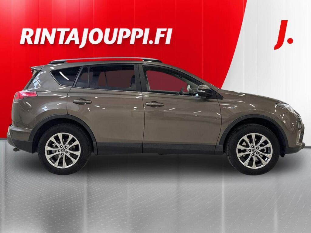Toyota RAV4 2017 Ruskea (beige)