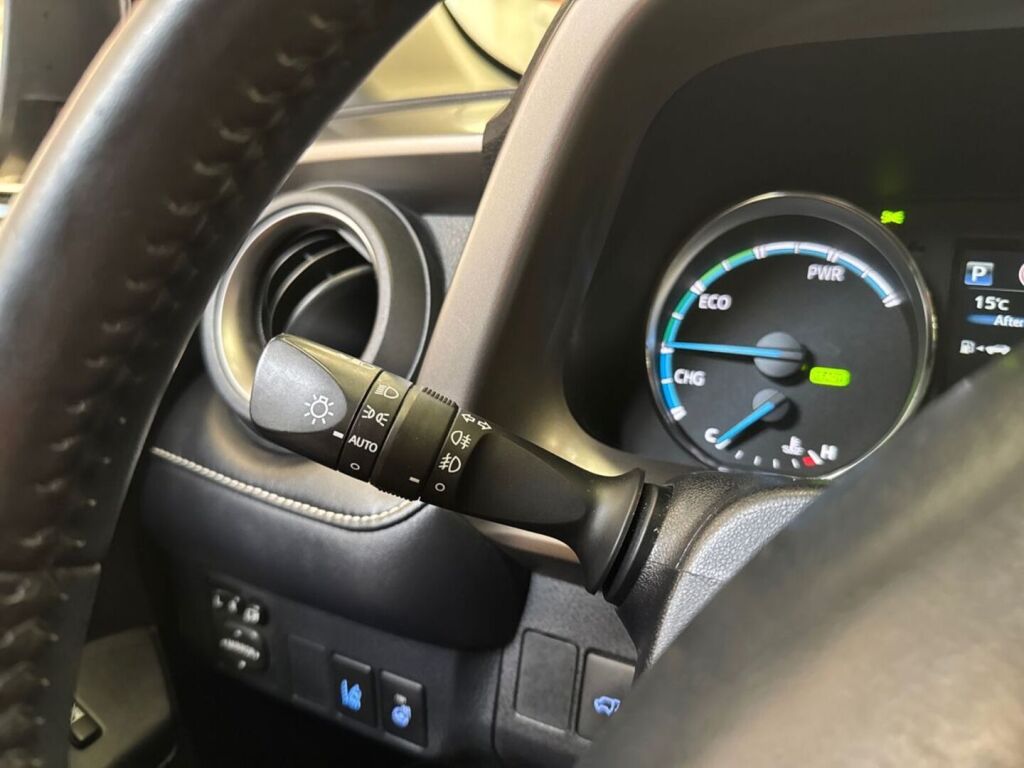 Toyota RAV4 2017 Ruskea (beige)