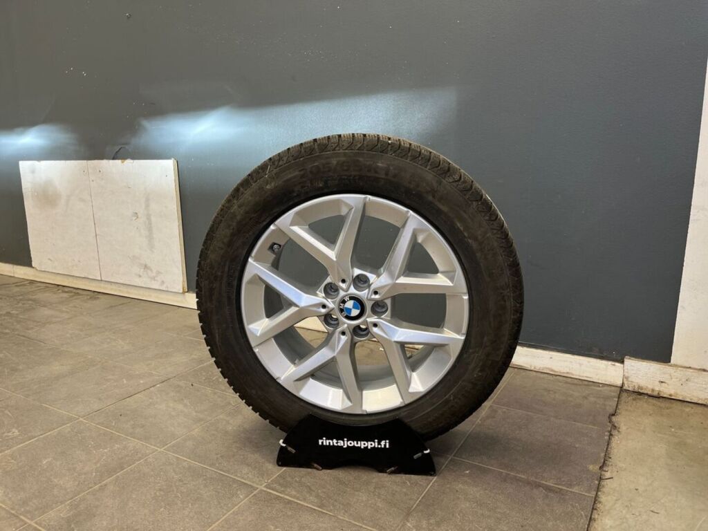 BMW X1 2024 Musta