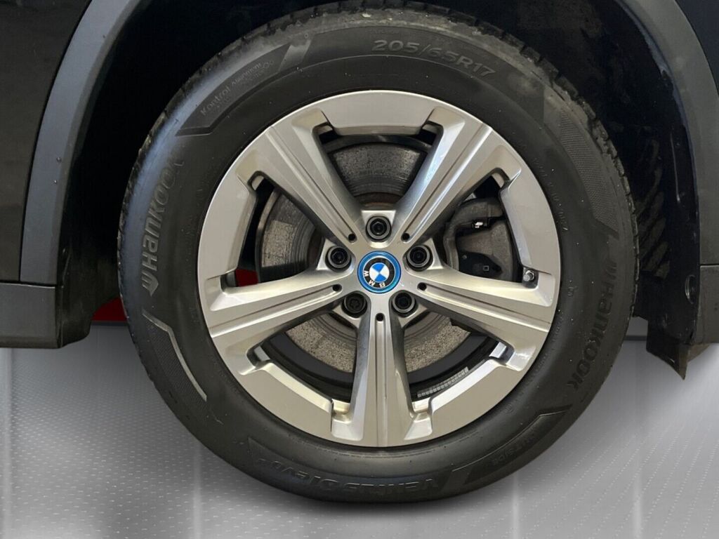 BMW X1 2024 Musta