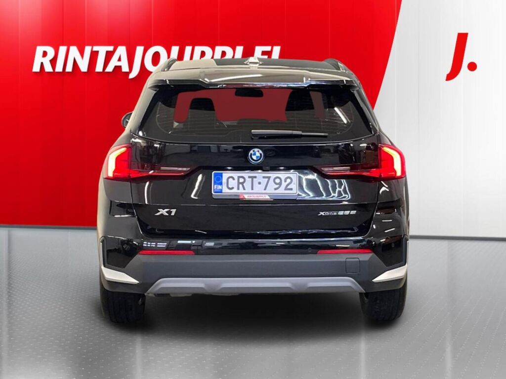 BMW X1 2024 Musta