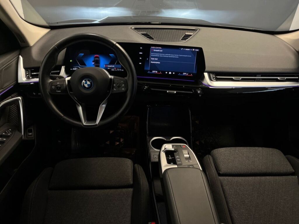 BMW X1 2024 Musta