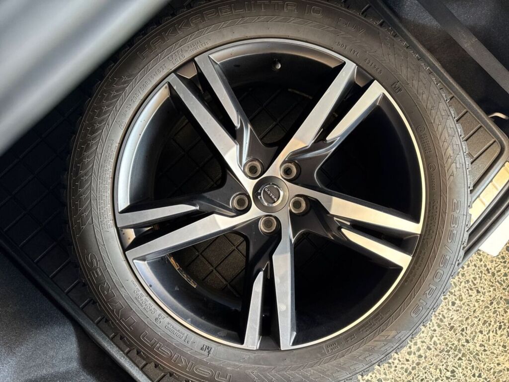 Volvo XC40 2021 Valkoinen
