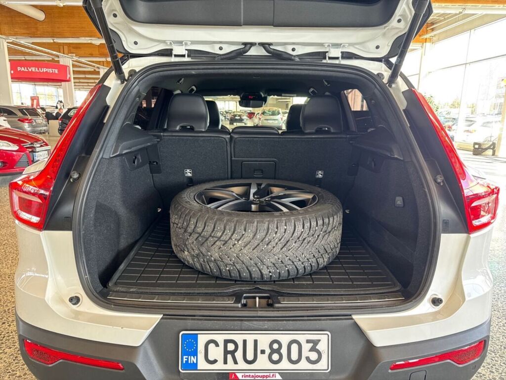 Volvo XC40 2021 Valkoinen
