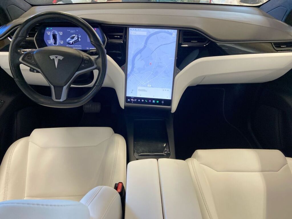 Tesla Model X 2018 Harmaa