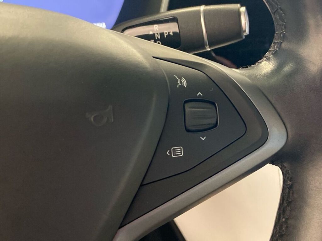Tesla Model X 2018 Harmaa