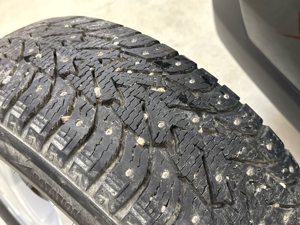 Toyota RAV4 2021 Musta