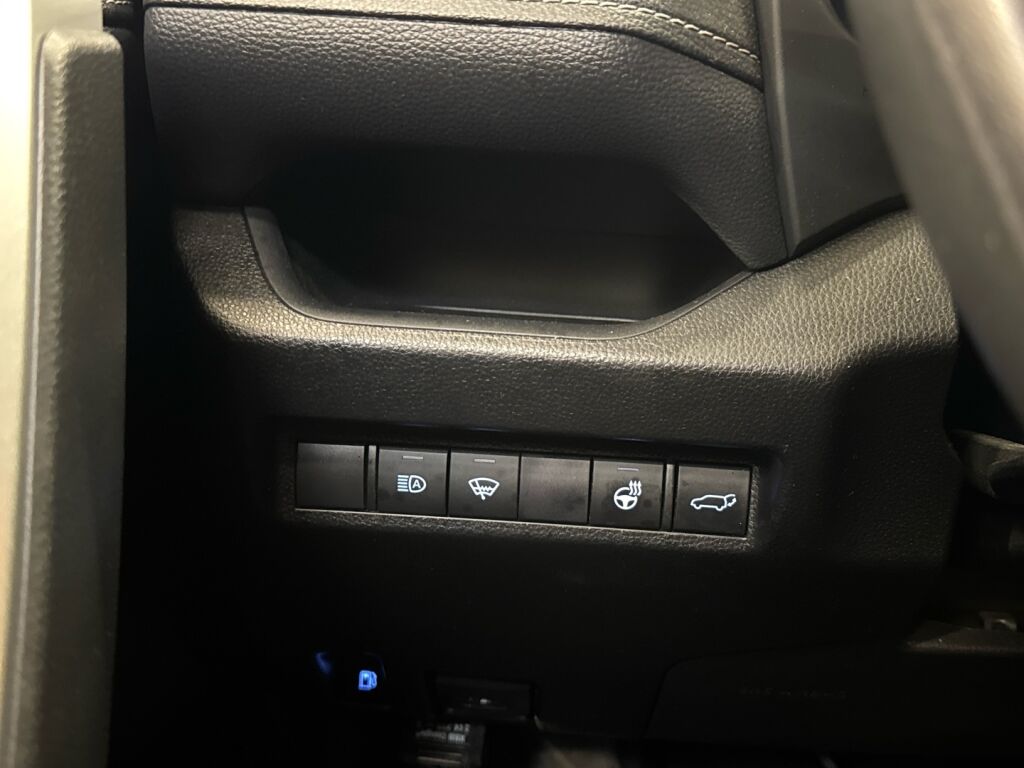 Toyota RAV4 2021 Musta