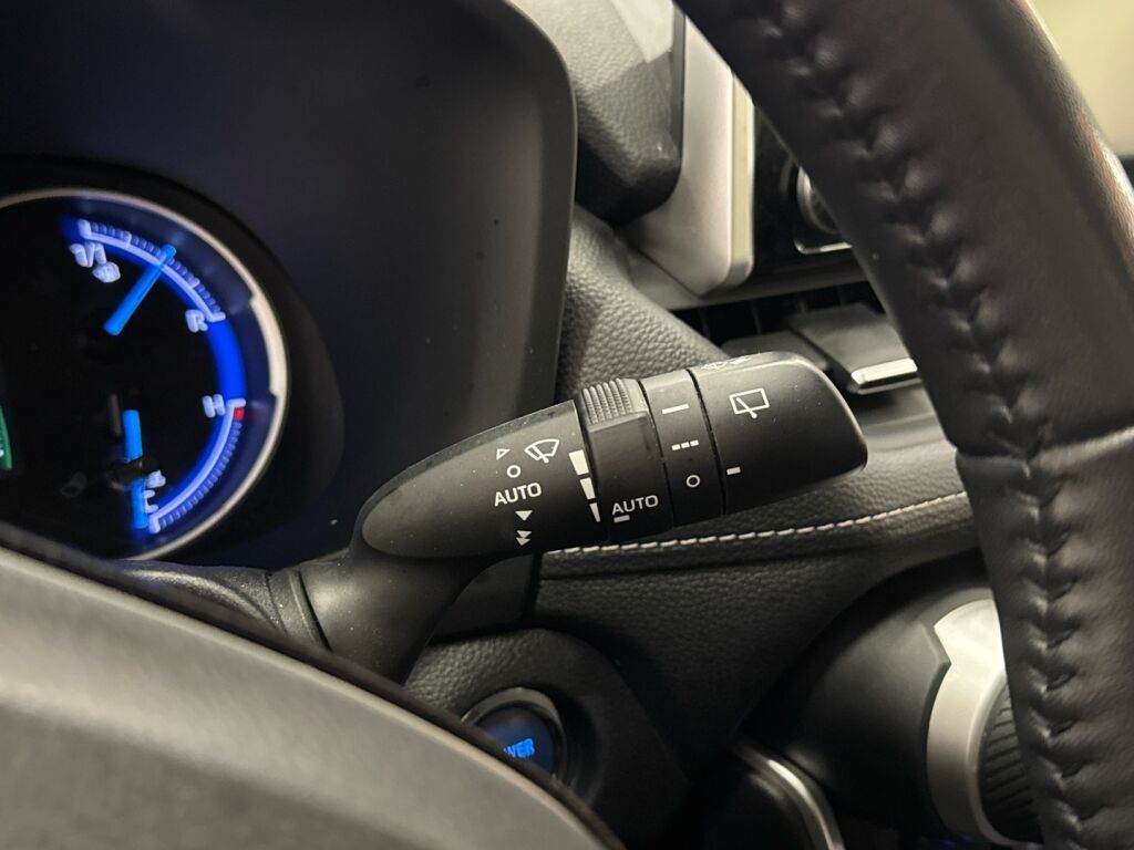 Toyota RAV4 2021 Musta