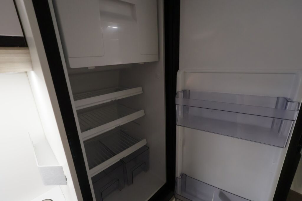 Adria TWIN AXESS 640 SL 2024 Valkoinen