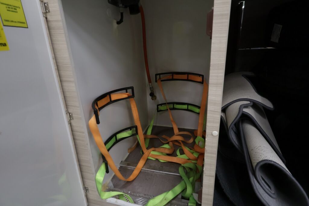 Adria TWIN AXESS 640 SL 2024 Valkoinen