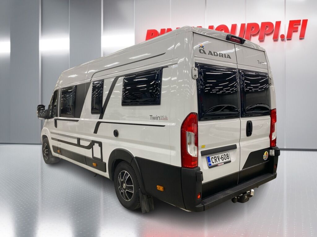 Adria TWIN AXESS 640 SL 2024 Valkoinen