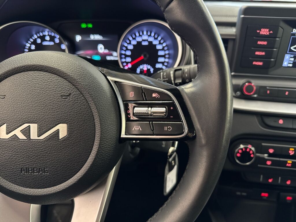 Kia Ceed 2024 Punainen