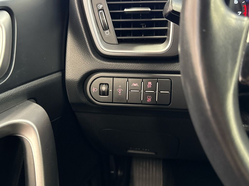 Kia Ceed 2024 Punainen