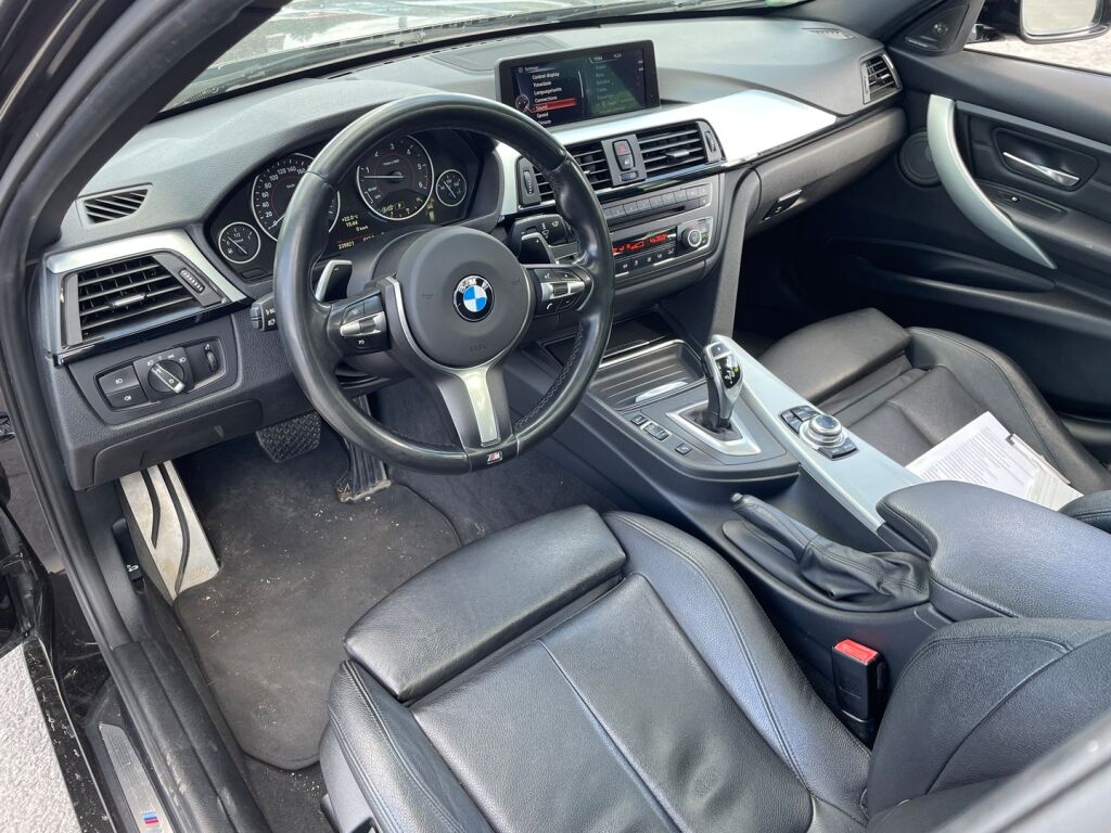 BMW 330 2013 Musta