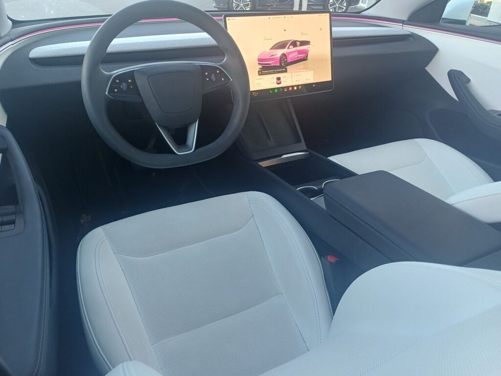 Tesla Model 3 2024 Valkoinen
