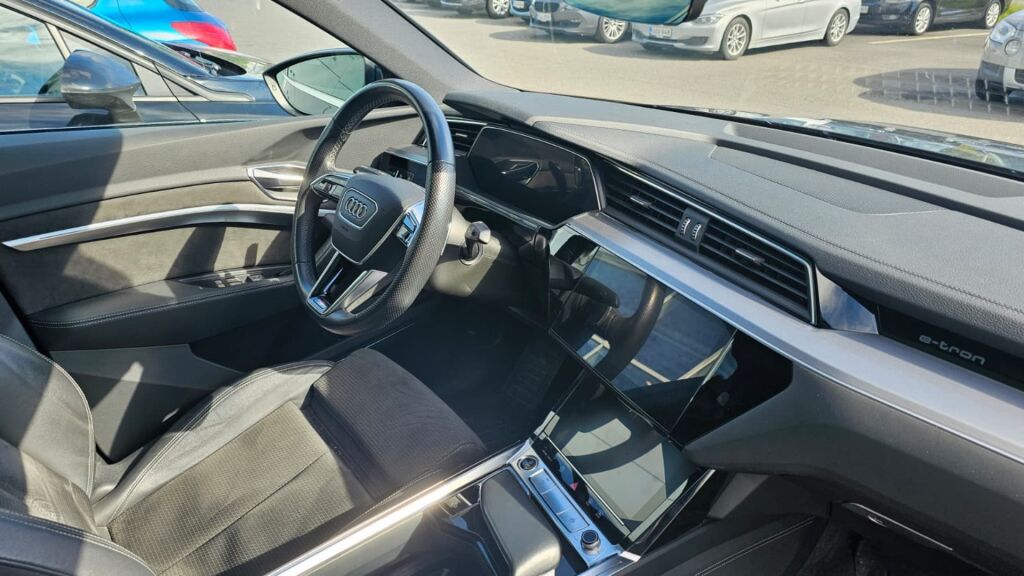 Audi e-tron 2021 Harmaa