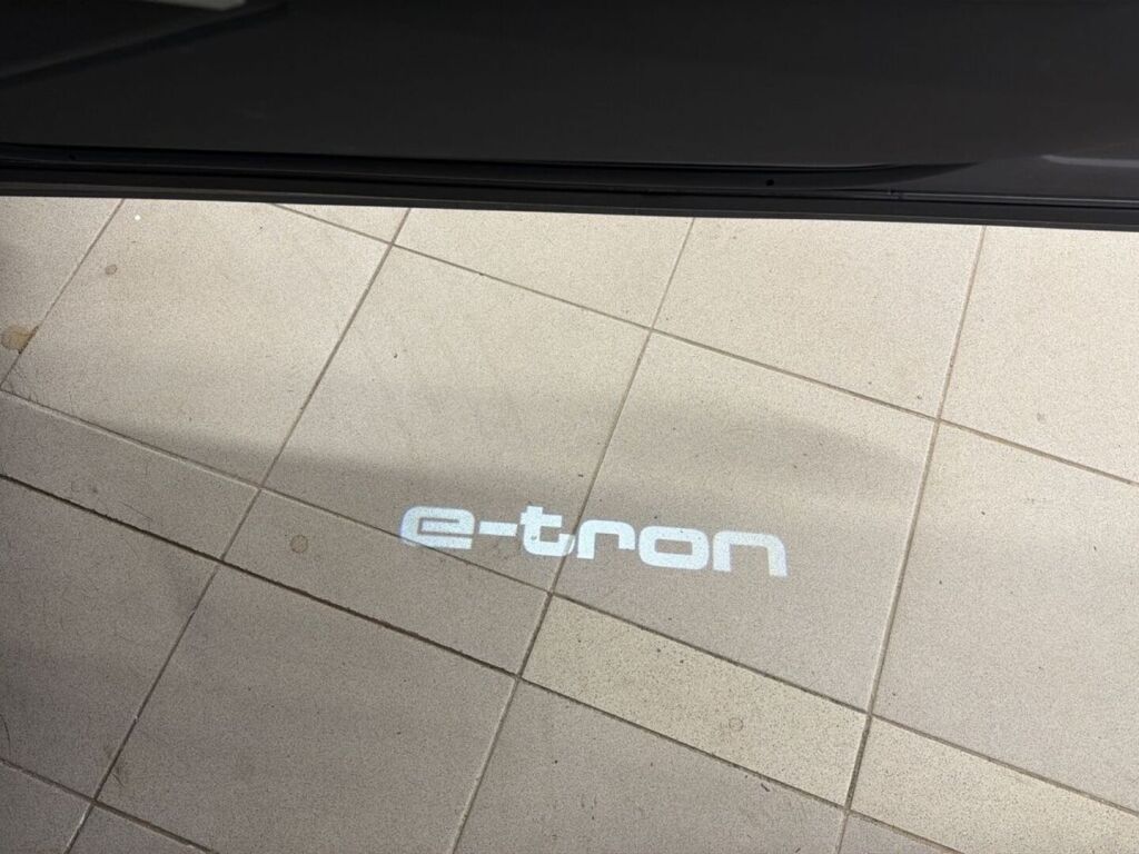 Audi e-tron 2021 Harmaa