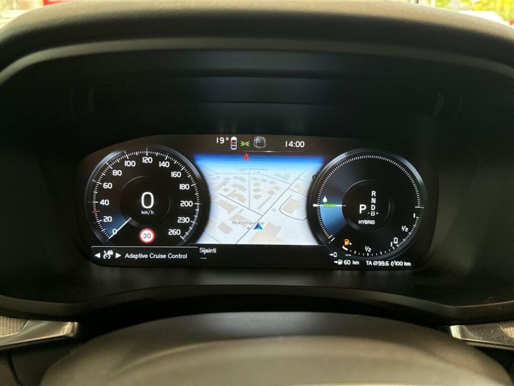 Volvo V60 2022 Punainen