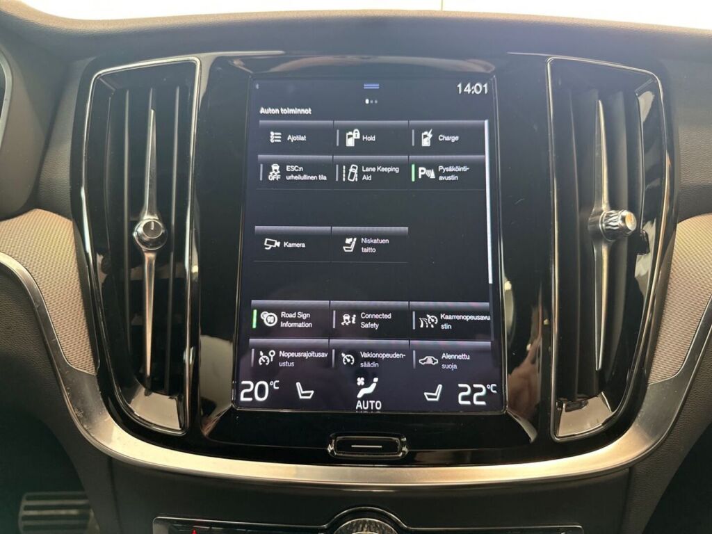Volvo V60 2022 Punainen