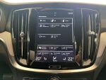 Volvo V60 2022 Punainen