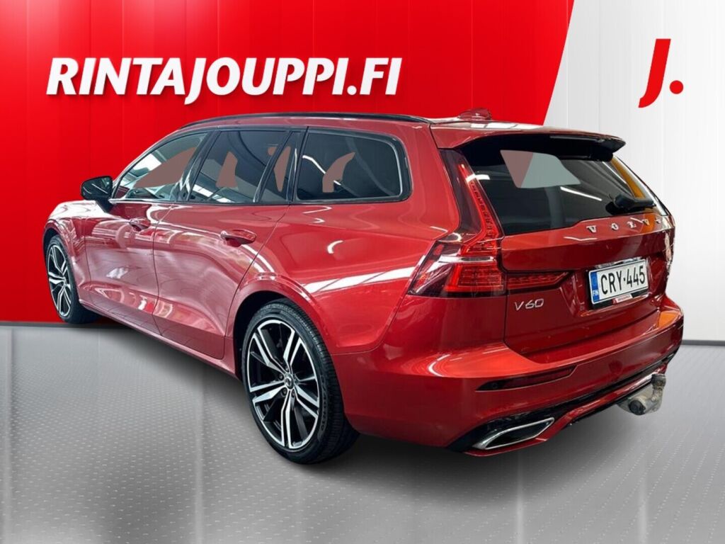 Volvo V60 2022 Punainen