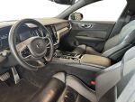 Volvo V60 2022 Punainen