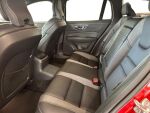 Volvo V60 2022 Punainen