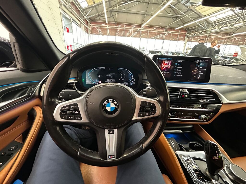 BMW 545 2021 Sininen