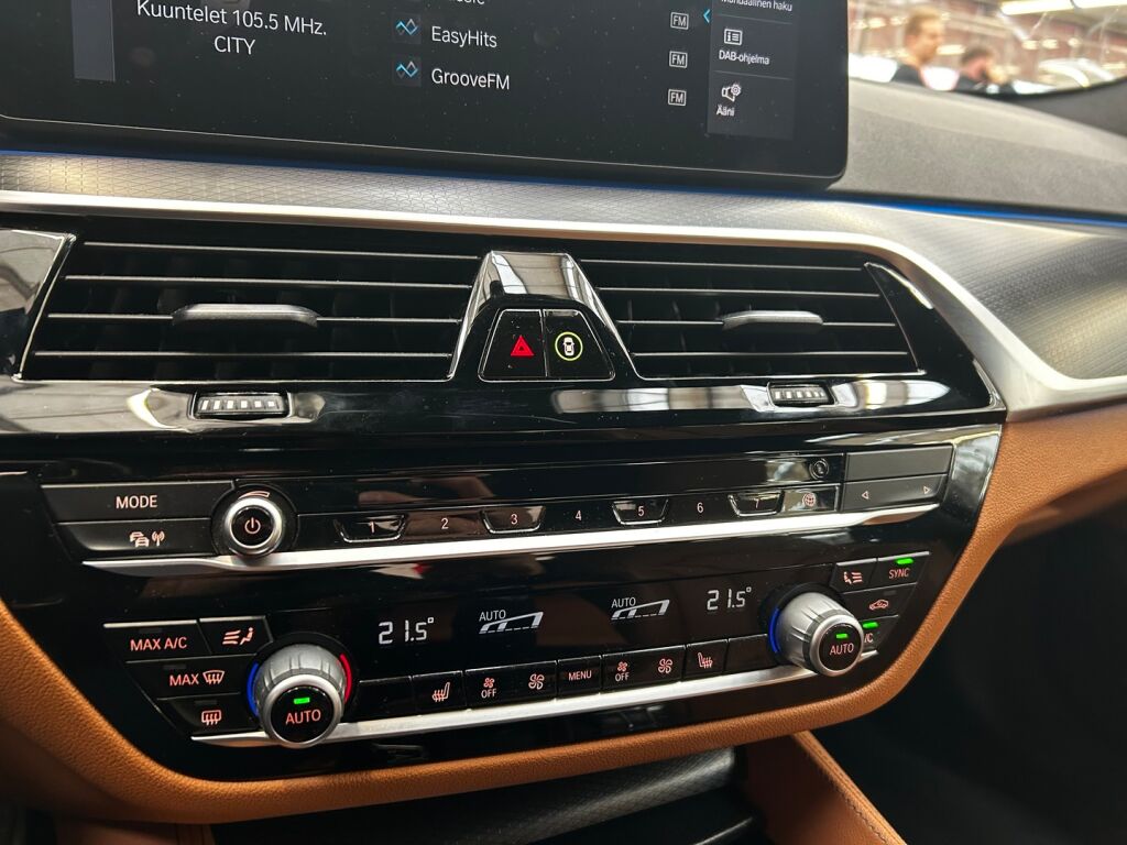 BMW 545 2021 Sininen