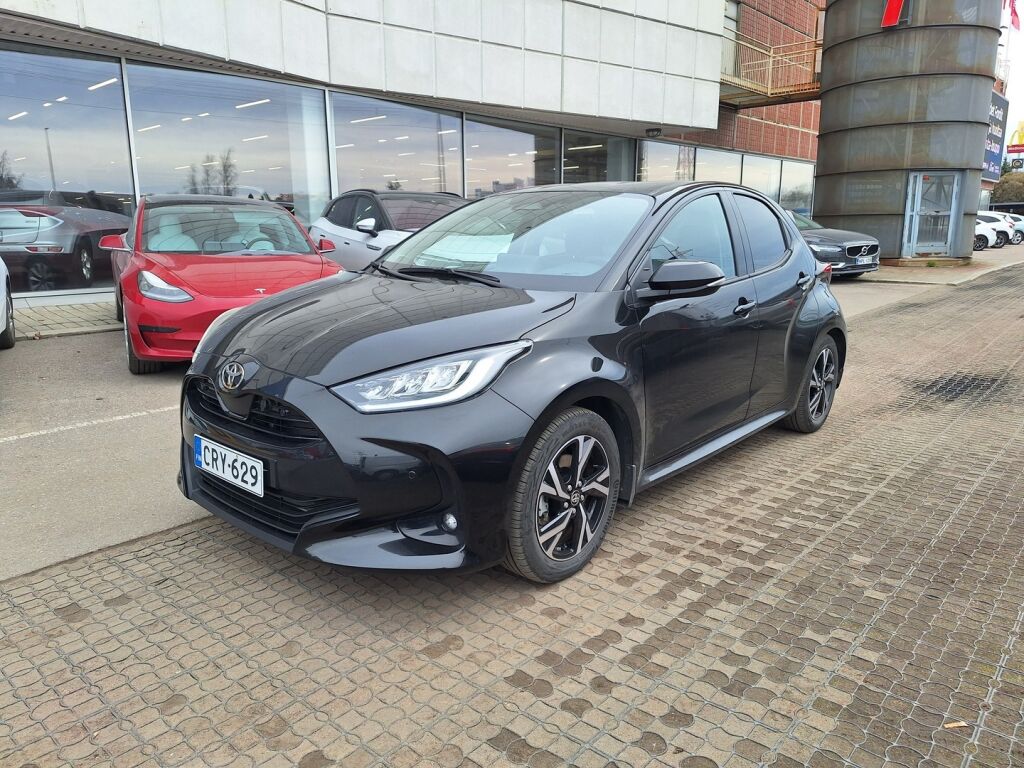 Toyota Yaris 2024 Musta